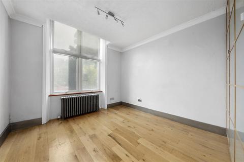 1 bedroom flat for sale, Chatsworth Road, London NW2