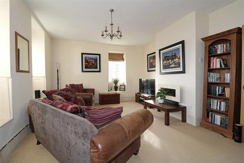 2 bedroom apartment for sale, Barrack Street, Warwick