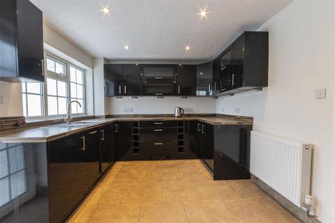 3 bedroom detached house for sale, Greenways, Walton, Chesterfield