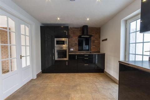 3 bedroom detached house for sale, Greenways, Walton, Chesterfield