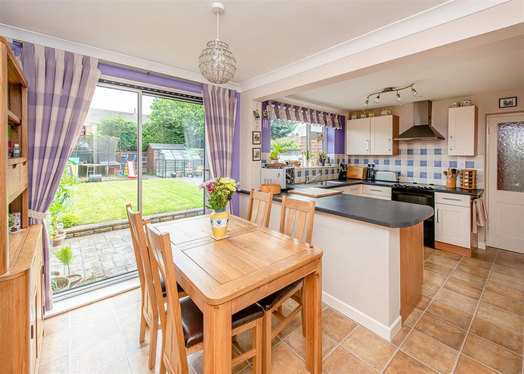 19 Chapel Street-kitchen1.jpg