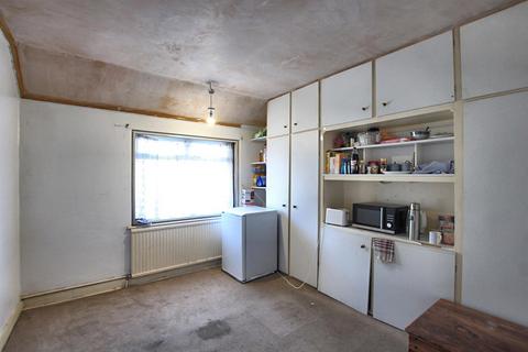 86 The Warren, Hounslow, TW5 0JN