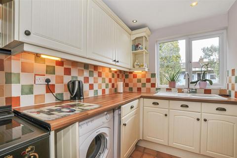 3 bedroom terraced house for sale, Victoria Road, Watford
