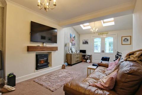 4 bedroom semi-detached bungalow for sale, Haydon Close, Willerby, Hull
