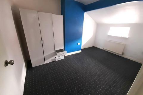 3 bedroom apartment to rent, Liverpool Road, Eccles, Manchester