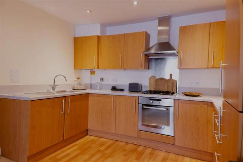 2 bedroom flat for sale, Kendra Hall Road, South Croydon