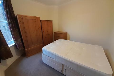 2 bedroom flat to rent, Kingwood Road, Fulham