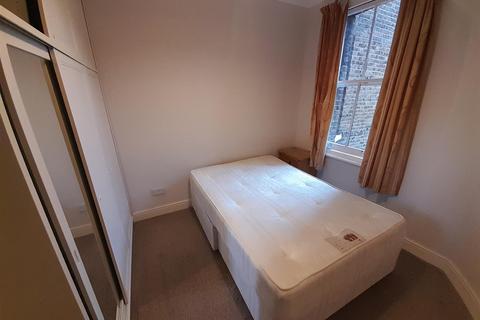 2 bedroom flat to rent, Kingwood Road, Fulham