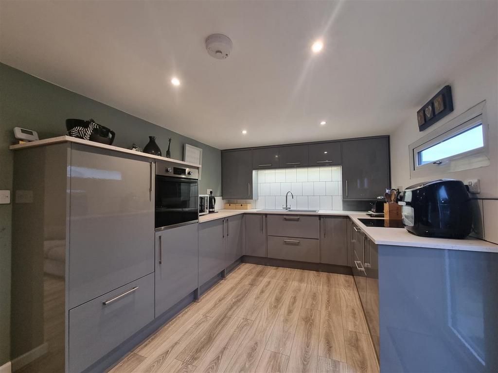 Bespoke refitted kitchen diner