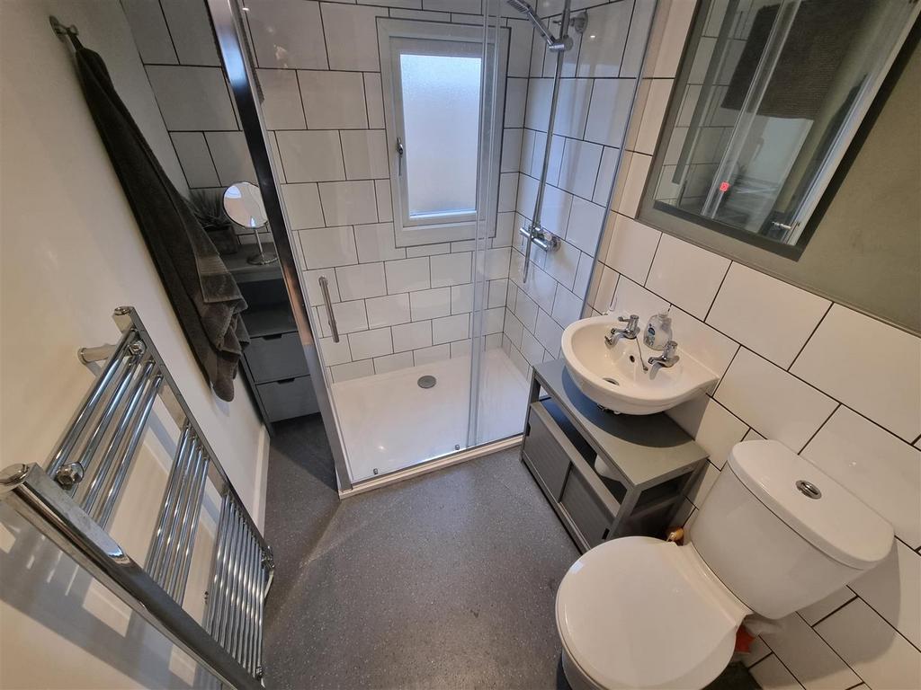 Refitted en suite