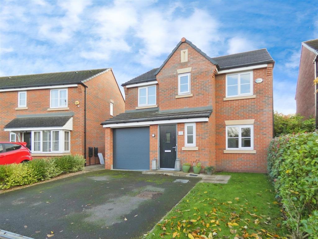 Heron Way, Sandbach 4 bed detached house for sale £325,000