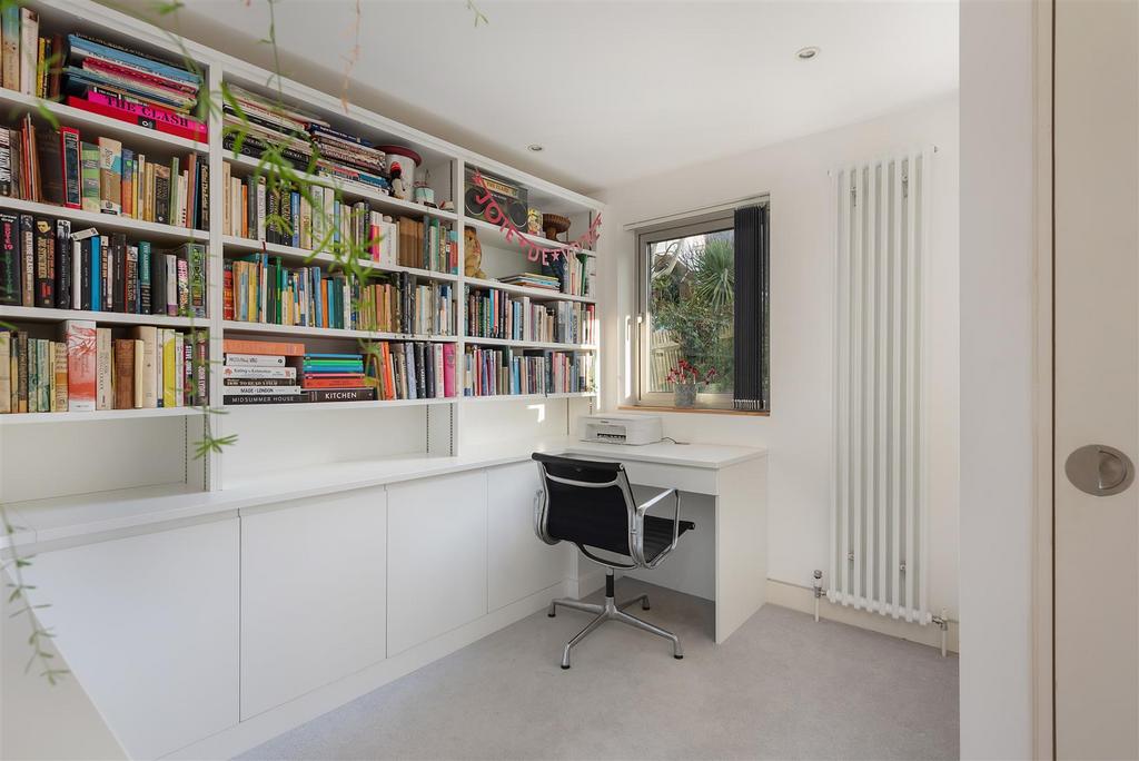 Admiralty Walk, Whitstable