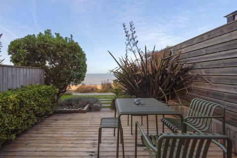 Starboard House, 26 Admiralty Walk, Whitstable, CT5 4ET