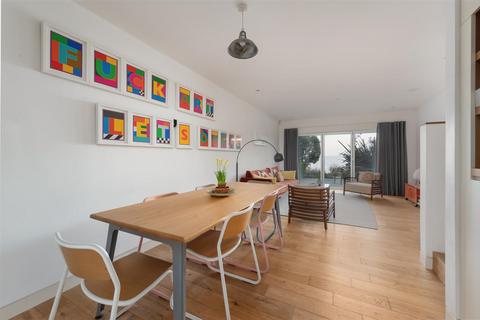 Starboard House, 26 Admiralty Walk, Whitstable, CT5 4ET