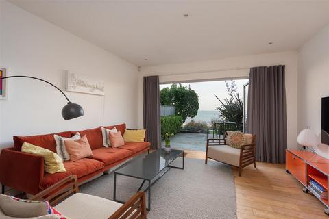 Starboard House, 26 Admiralty Walk, Whitstable, CT5 4ET