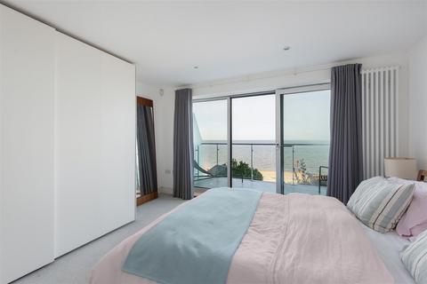 Starboard House, 26 Admiralty Walk, Whitstable, CT5 4ET