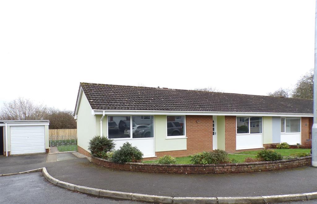 Castle Hill Gardens, Torrington 3 bed semidetached bungalow to rent
