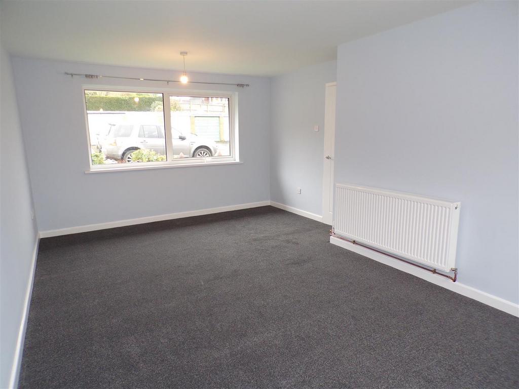 Livingroom2.JPG