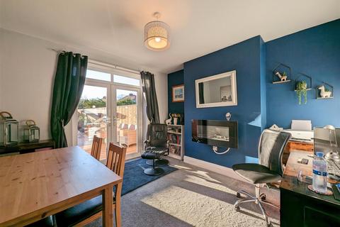 3 bedroom semi-detached house for sale - Newlands Park Drive, Scarborough
