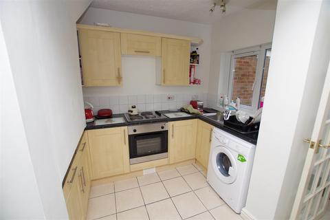 1 bedroom in a house share to rent - Hythe Road, Swindon SN1