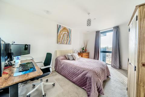 2 bedroom apartment for sale, Ascot House, 30 Mill Mead, Staines-upon-Thames, TW18