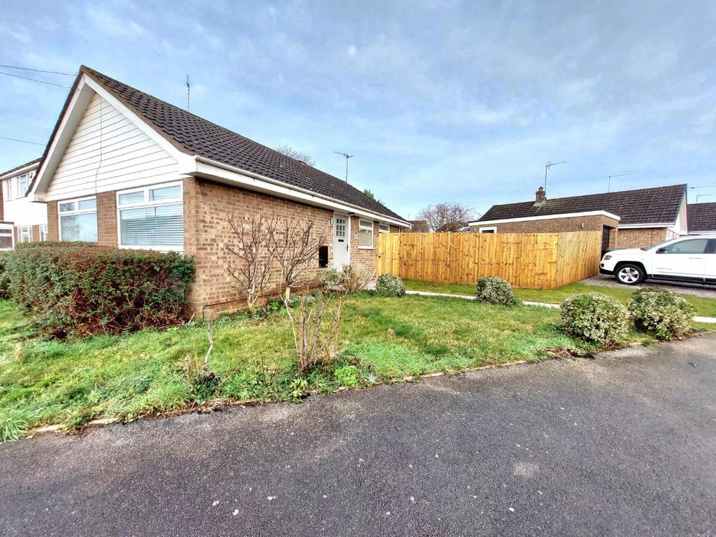 Dowthorpe Hill, Earls Barton, Northamptonshire NN6 2 bed detached