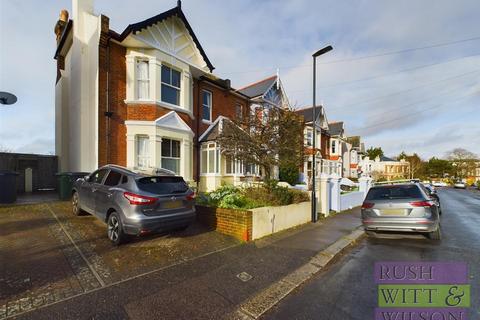 4 bedroom semi-detached house for sale, St. Helens Crescent, Hastings