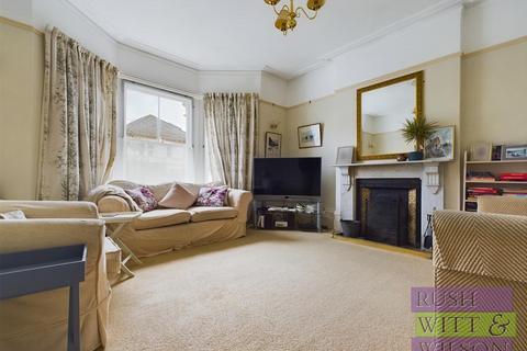 4 bedroom semi-detached house for sale, St. Helens Crescent, Hastings