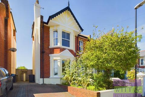 4 bedroom semi-detached house for sale, St. Helens Crescent, Hastings