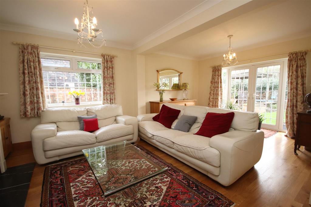 New Road, South Darenth, Dartford 3 bed detached bungalow for sale £