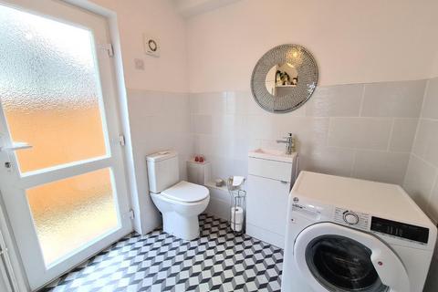 20 Curran Avenue, Wallington, SM6 7JN