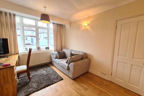 20 Curran Avenue, Wallington, SM6 7JN