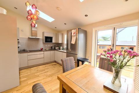20 Curran Avenue, Wallington, SM6 7JN