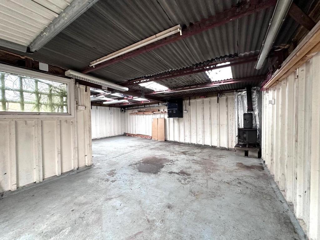 Garage 1.jpg