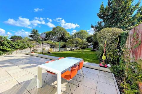 51 Antrobus Road, Sutton Coldfield, B73 5EJ