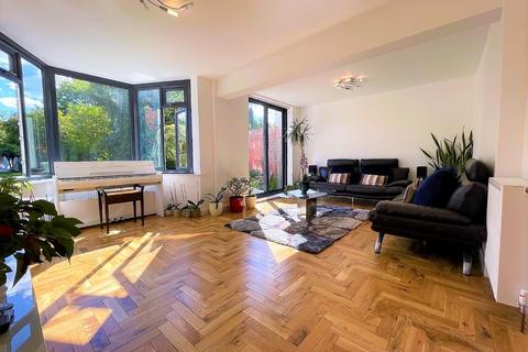 51 Antrobus Road, Sutton Coldfield, B73 5EJ