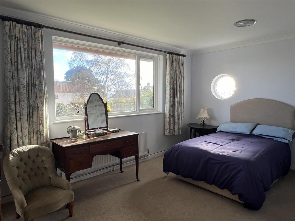 Bedroom: