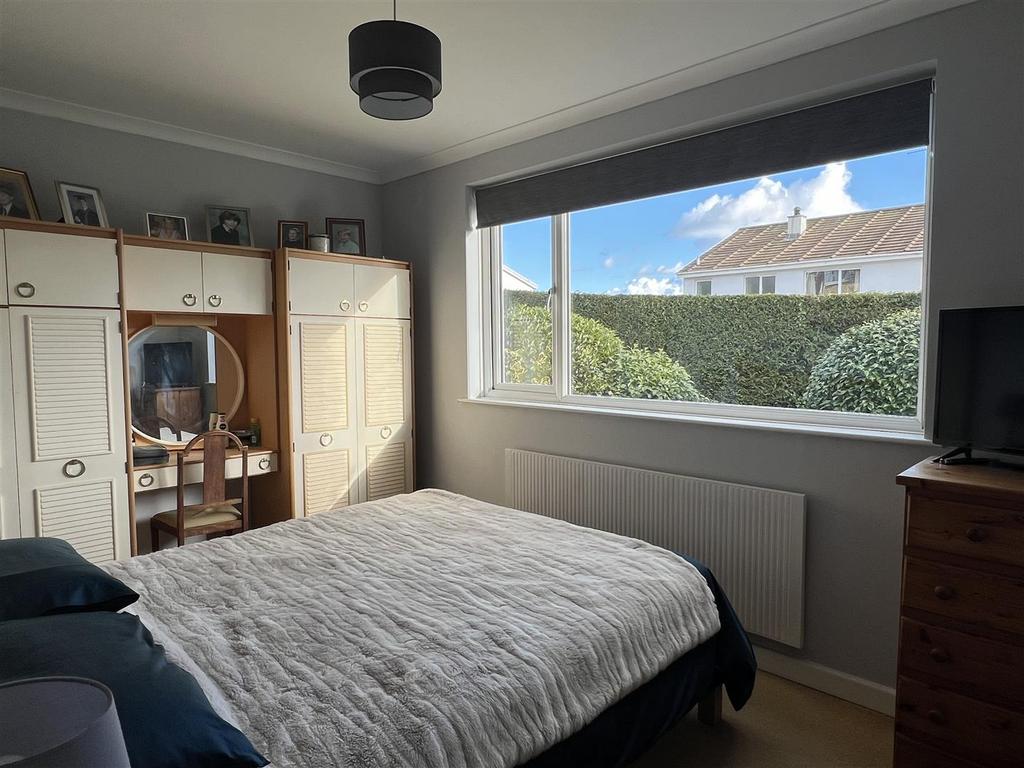 Bedroom: