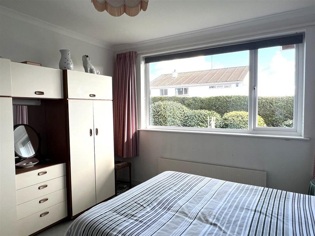 Bedroom: