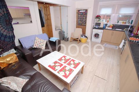 4 bedroom house to rent, Brudenell Avenue, Hyde Park, Leeds