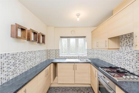 2 bedroom apartment for sale, Park Drive, New Farnley, Leeds