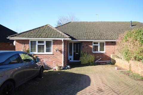 4 bedroom semi-detached bungalow for sale - Orchard Close, Newbury, RG14