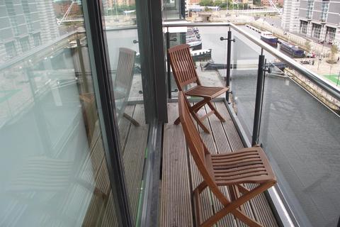 2 bedroom flat to rent - La Salle, Leeds Dock