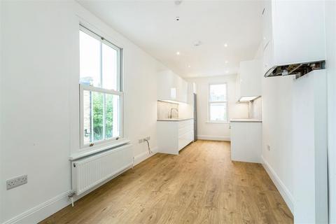 2 bedroom flat to rent, St Leonards Road, East Sheen, SW14