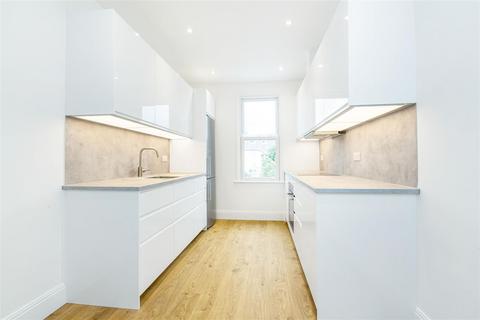 2 bedroom flat to rent, St Leonards Road, East Sheen, SW14