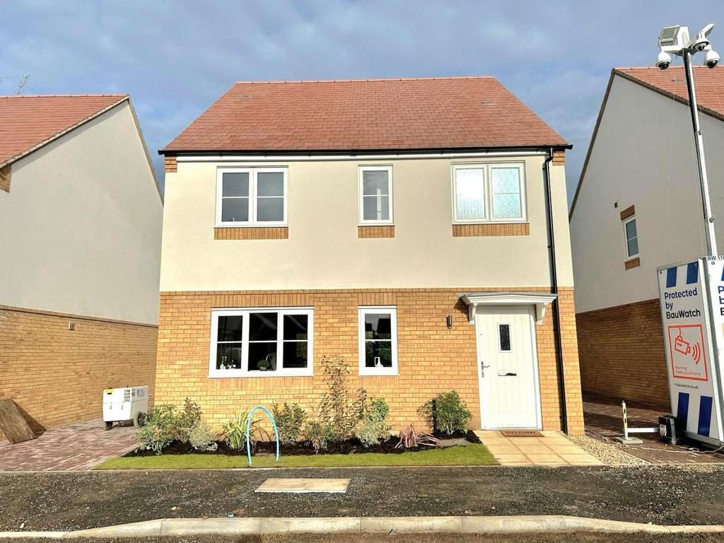 Harborough Road North, Northampton NN2 3 bed detached house for sale