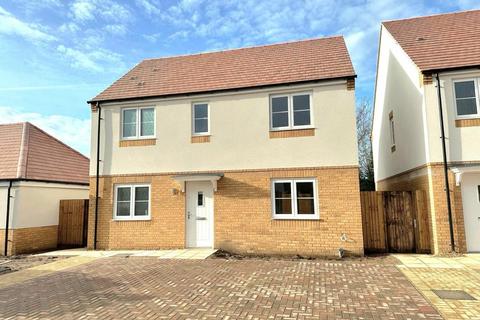 3 bedroom detached house for sale - Harborough Road North, Northampton NN2