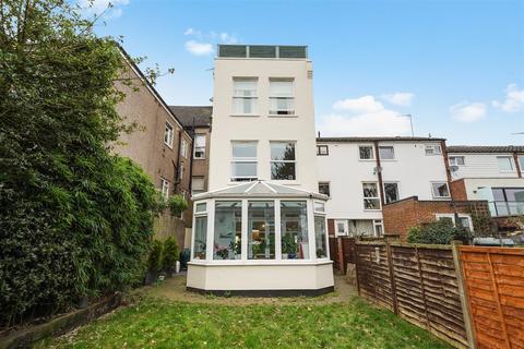 2 bedroom flat for sale, Coleraine Road, Blackheath, London