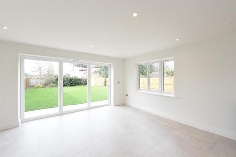 5 bedroom detached house for sale, Woodstock Road North, St. Albans