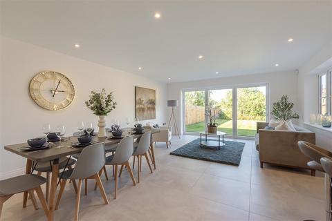 5 bedroom detached house for sale, Woodstock Road North, St. Albans